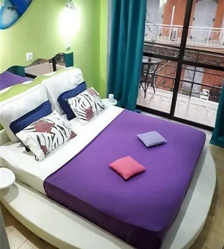 דירה Art Benitses