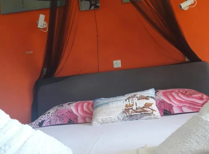 Art Benitses * בניטסס