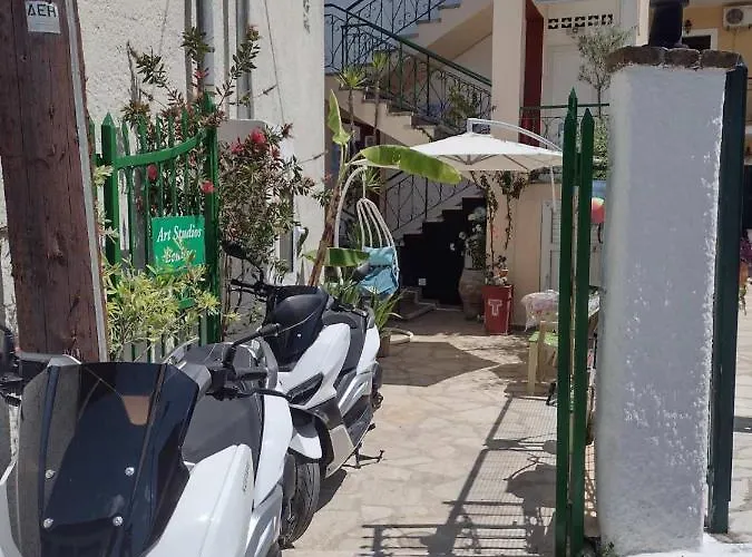 Art Benitses * בניטסס