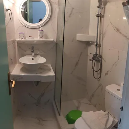 Art Benitses Benitses (Corfu)