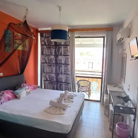 Art Benitses Apartment *