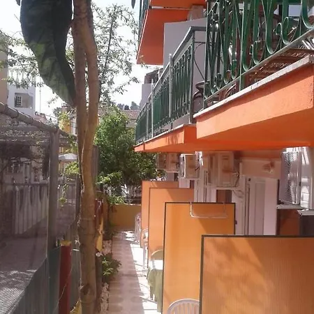 Lägenhet Art Benitses *