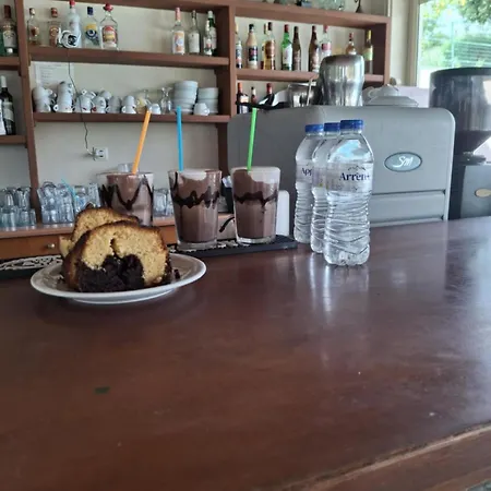 Apartament Art Benitses *