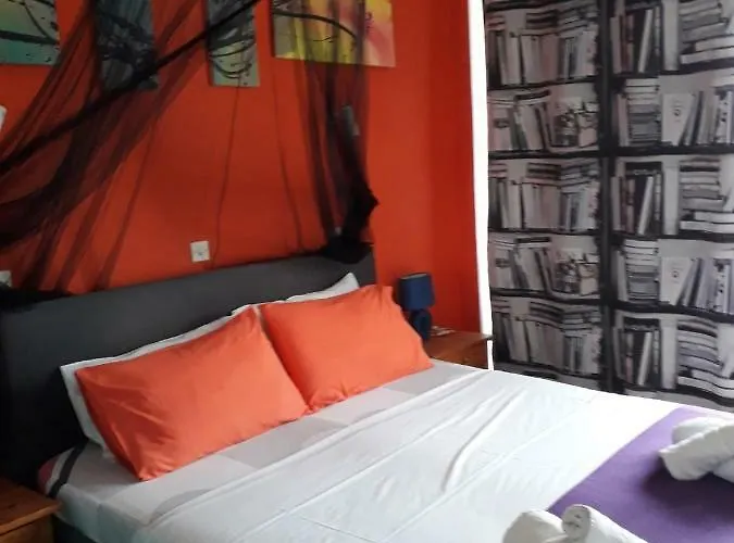 Art Benitses Апартаменты *