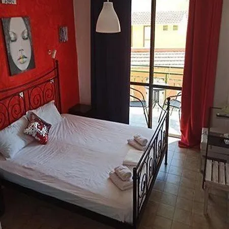 Art Benitses Apartmán